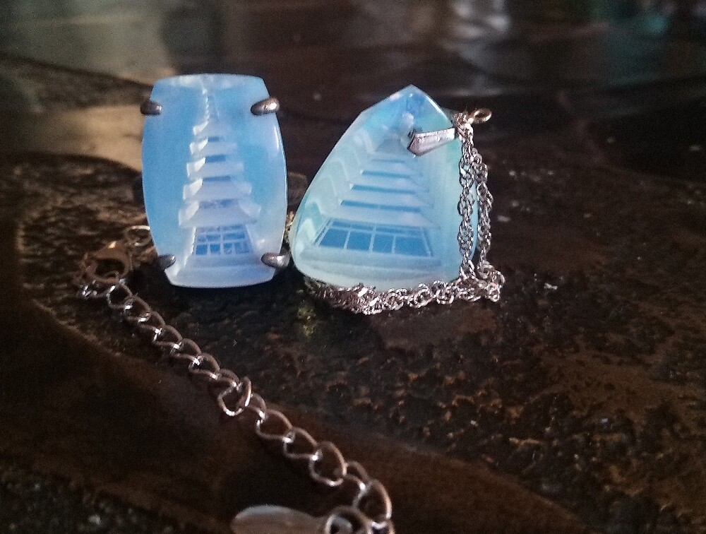 PAGODA REVERSE CARVED BLUE OPALESCENT GLASS/OPALITE. Made In Japan,..1920's/40's